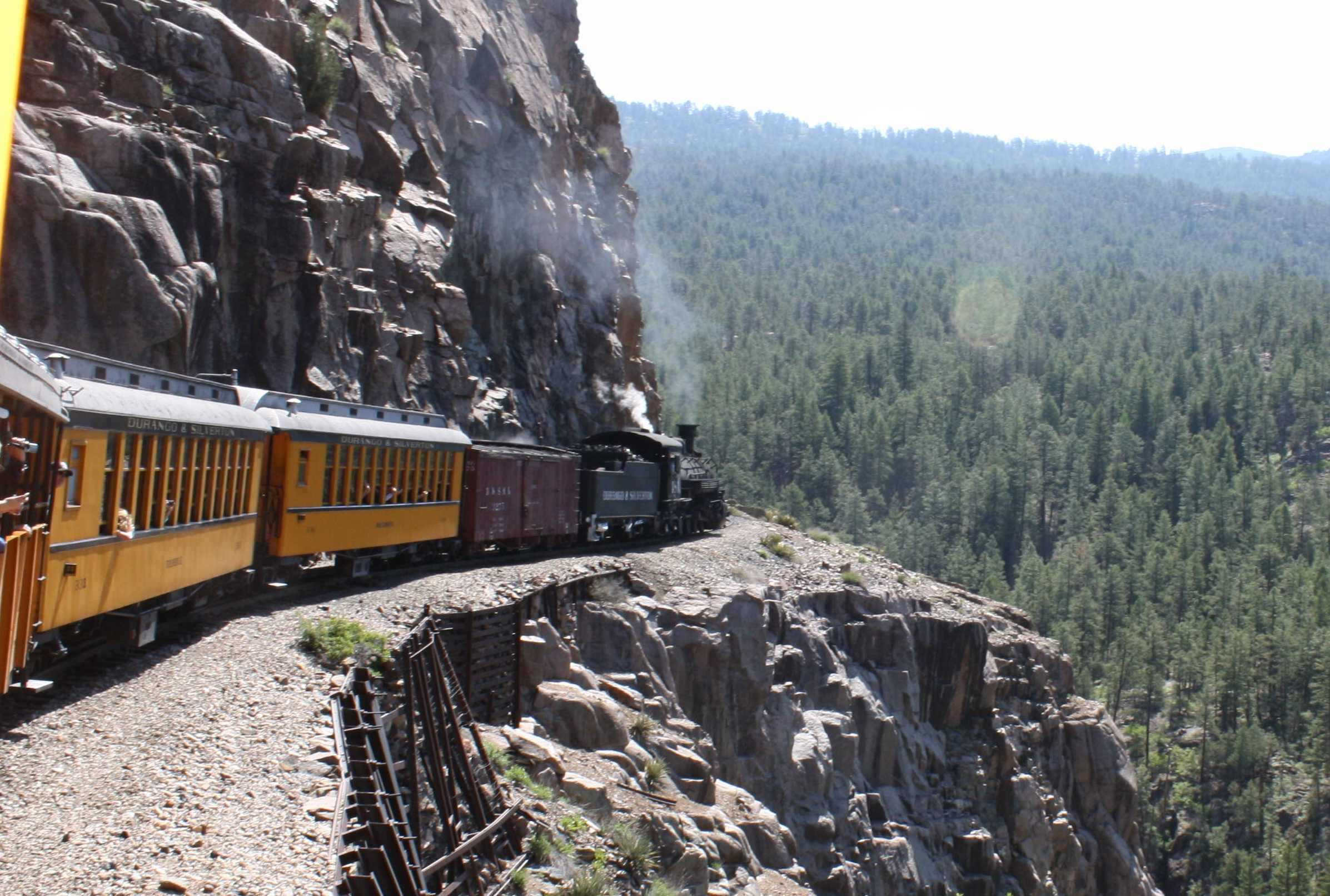 2012_05_31 DSNGRR3 train on curve.jpg